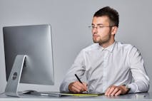 8 Ways to Find Out If an Online Degree is a Scam or the Real Deal