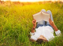5 Ways to Successfully Handling a Job While Studying Online