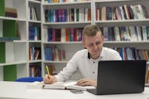 7 Scholarship-Awarding Universities from the UK You Can Apply to in 2021