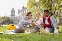 7 Challenges to Overcome While Preparing to Study a Master’s Degree Abroad
