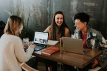 Blended Learning – The best of online and on-campus university education!