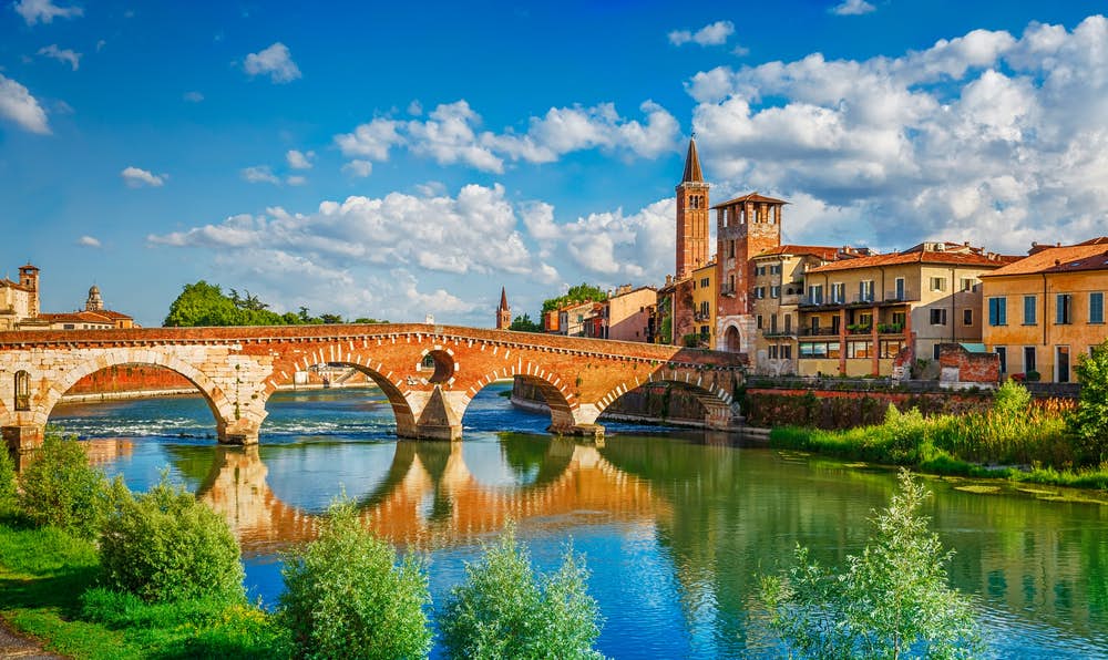 View all Bachelors in Italy