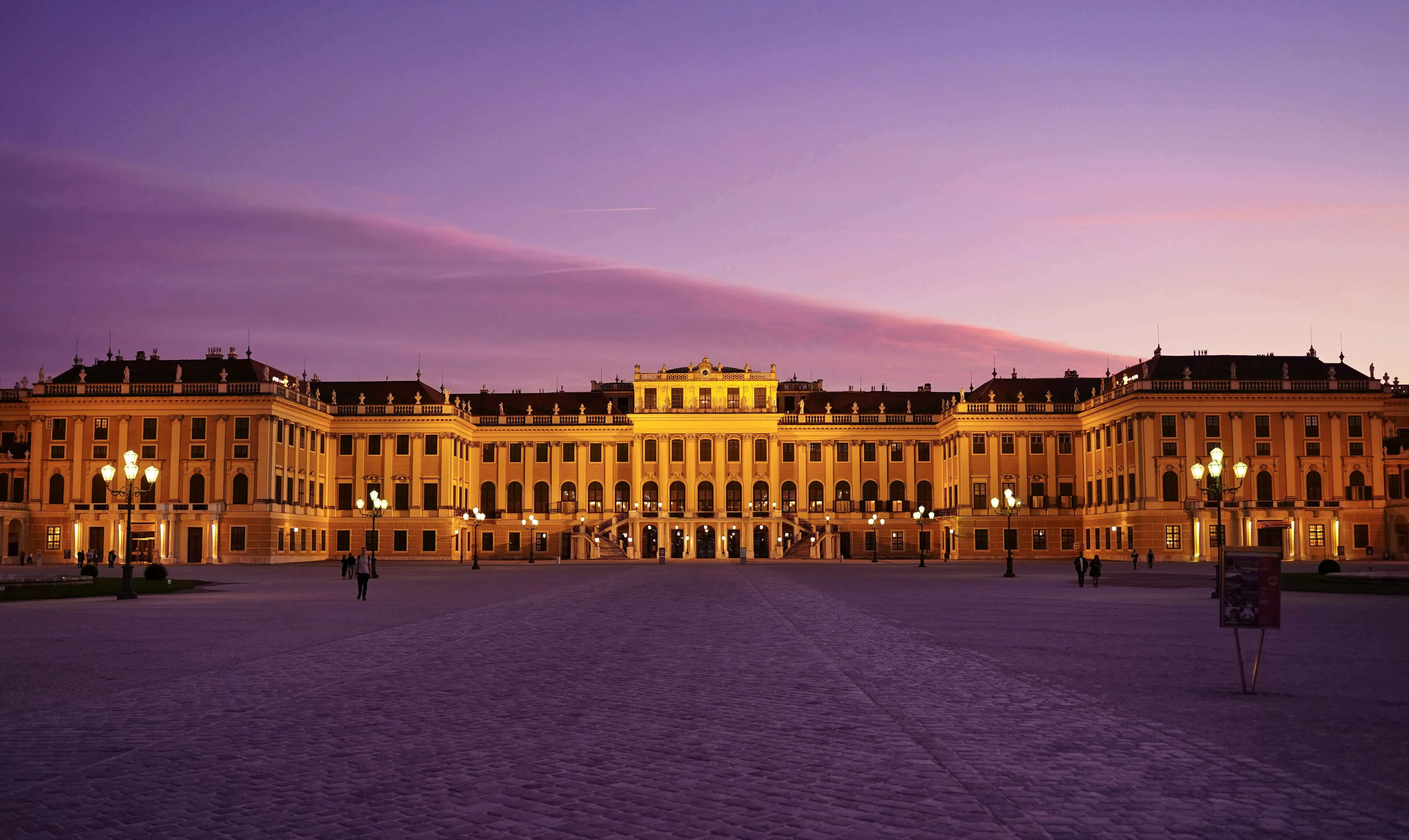 The Sch&Atilde;&para;nbrunn Palace, in Vienna