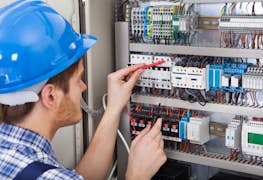 Should I Study Electrical Engineering in the U.S.? Studies and Careers in 2022