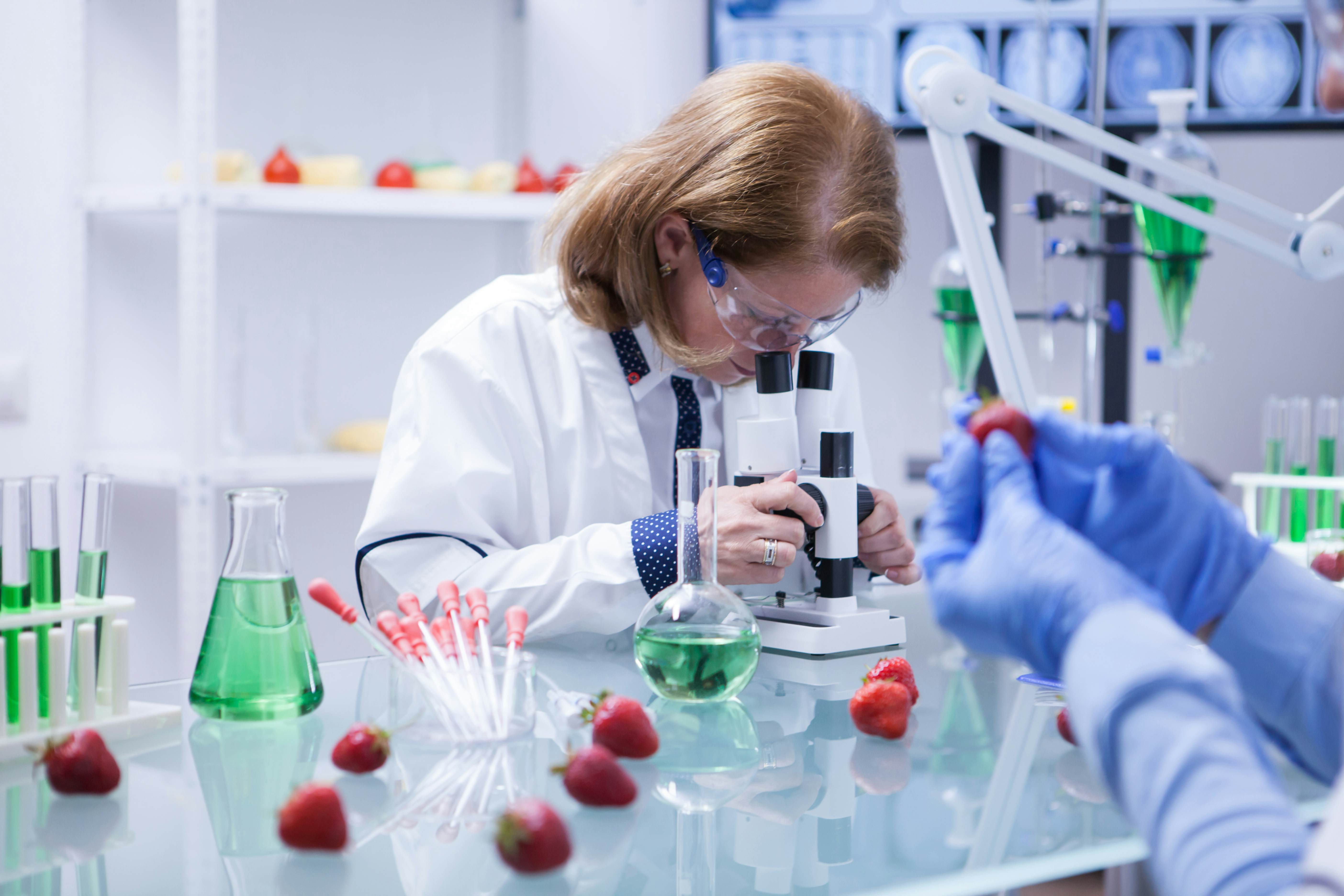 Epidemiologist working in laboratory. Study a Master's in Public Health and work in Epidemiology.