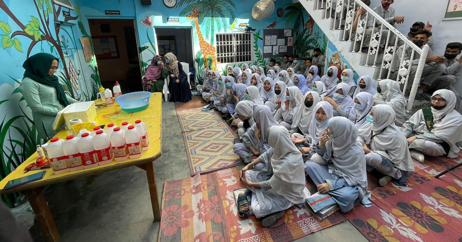 Studyportals Scholarship Winner Sidra Zahid Teaching STEM based curriculum on the wonders of water at a public school with Science Fuse (Personal archive)