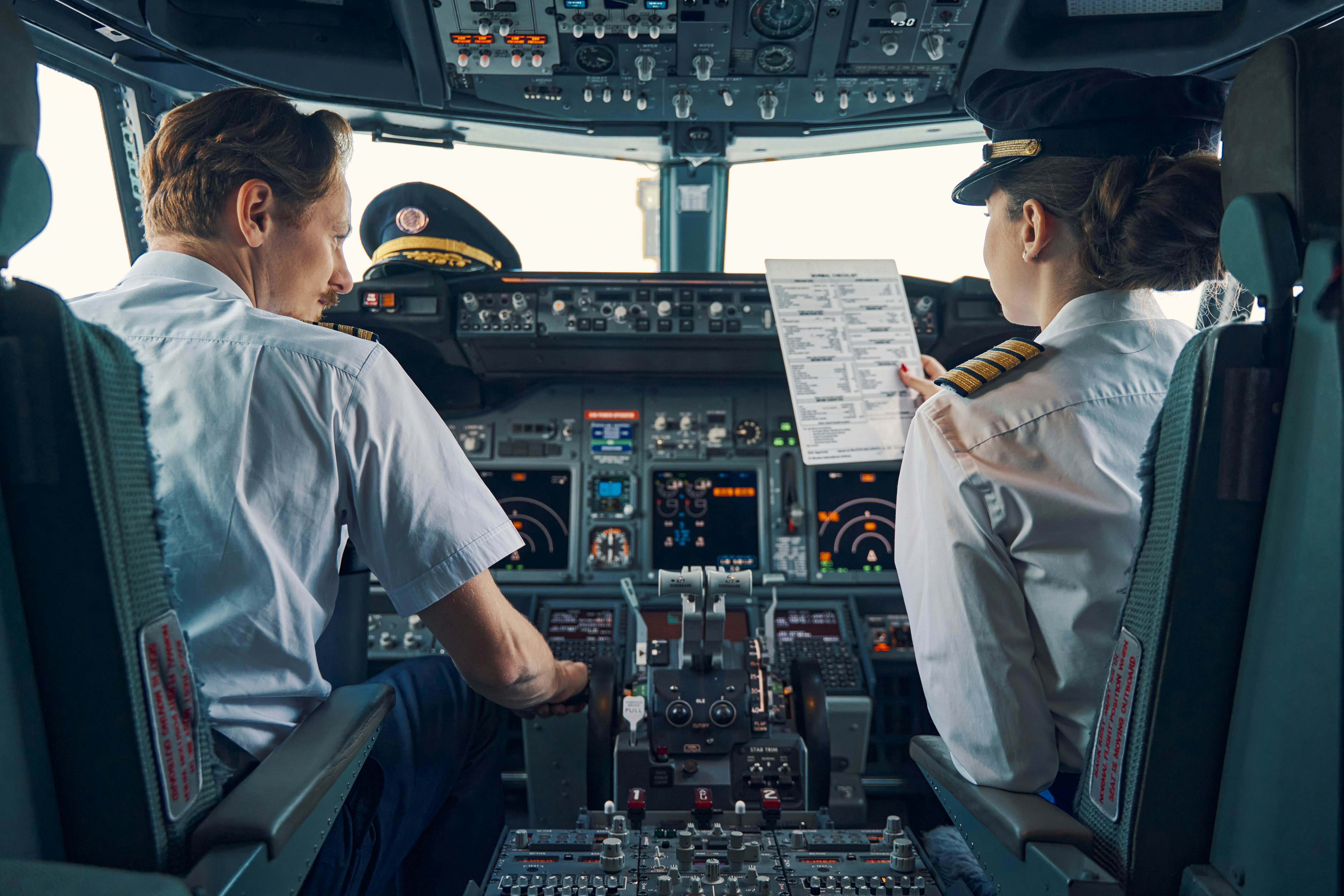 How to Become a Pilot with a University Degree 