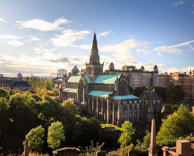 Visit Glasgow while studying in the UK