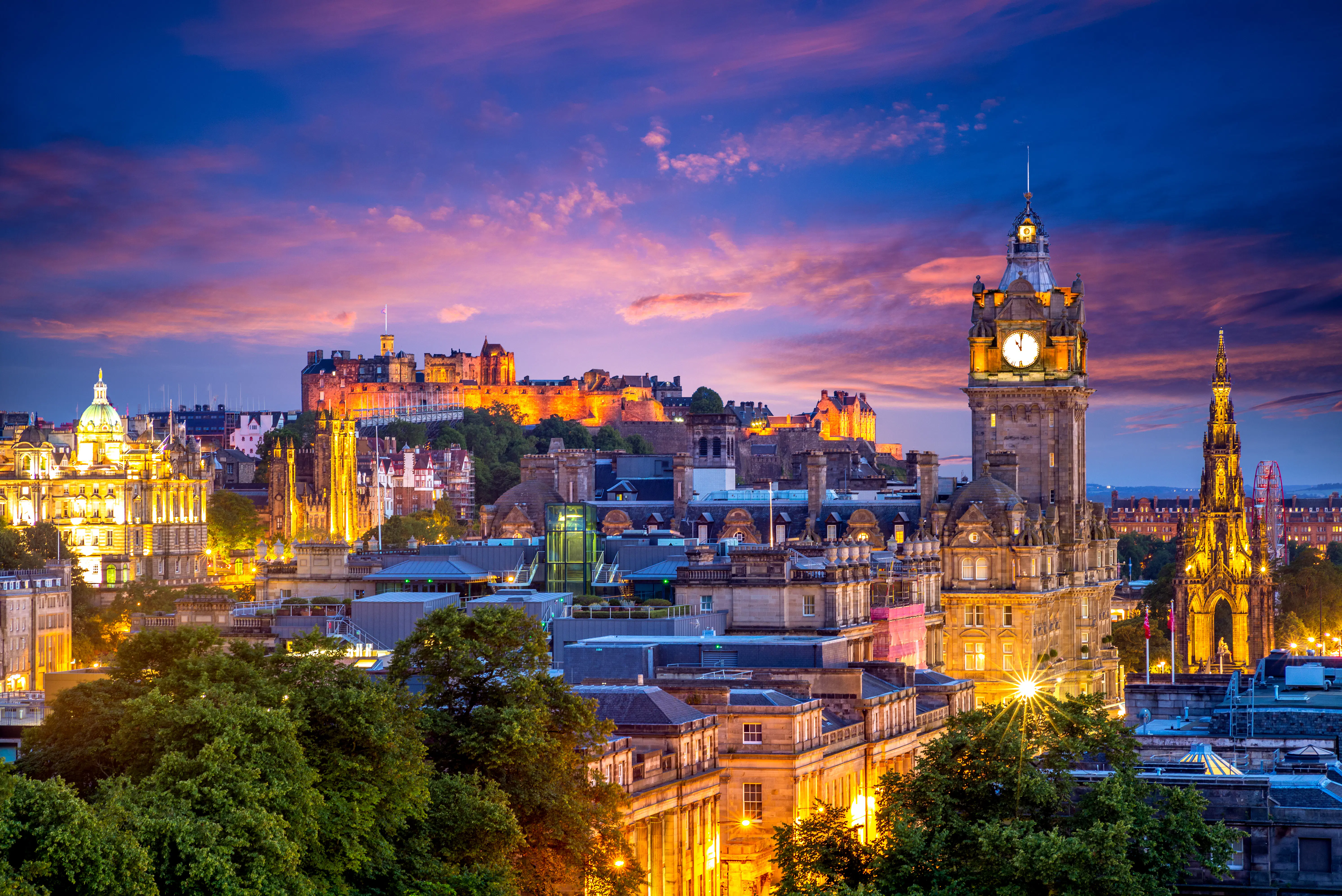 Visit Edinburgh while studying in the UK
