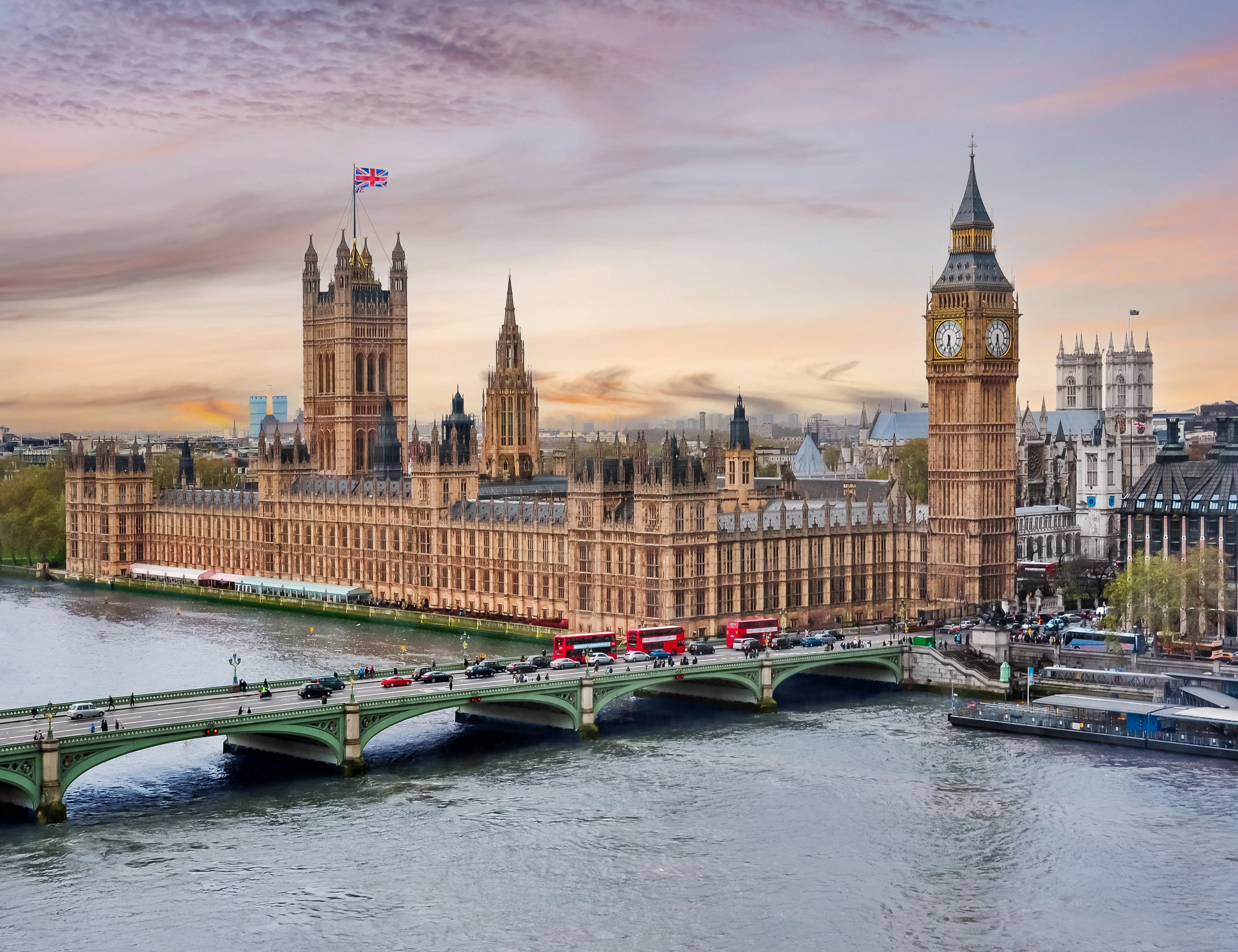 Top Study Abroad Destinations for US Bachelor's Students