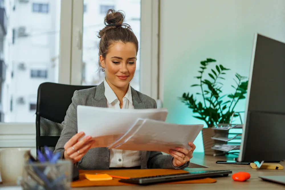 How to Become a Paralegal