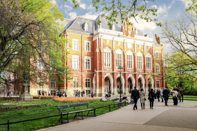 Tuition Fees At Universities In Europe In 2020 Overview And Comparison Mastersportal Com