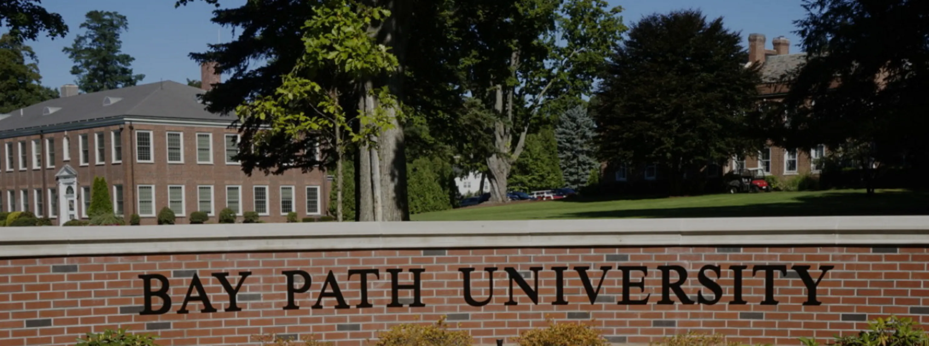 bay-path-university-university-info-105-bachelors-in-english