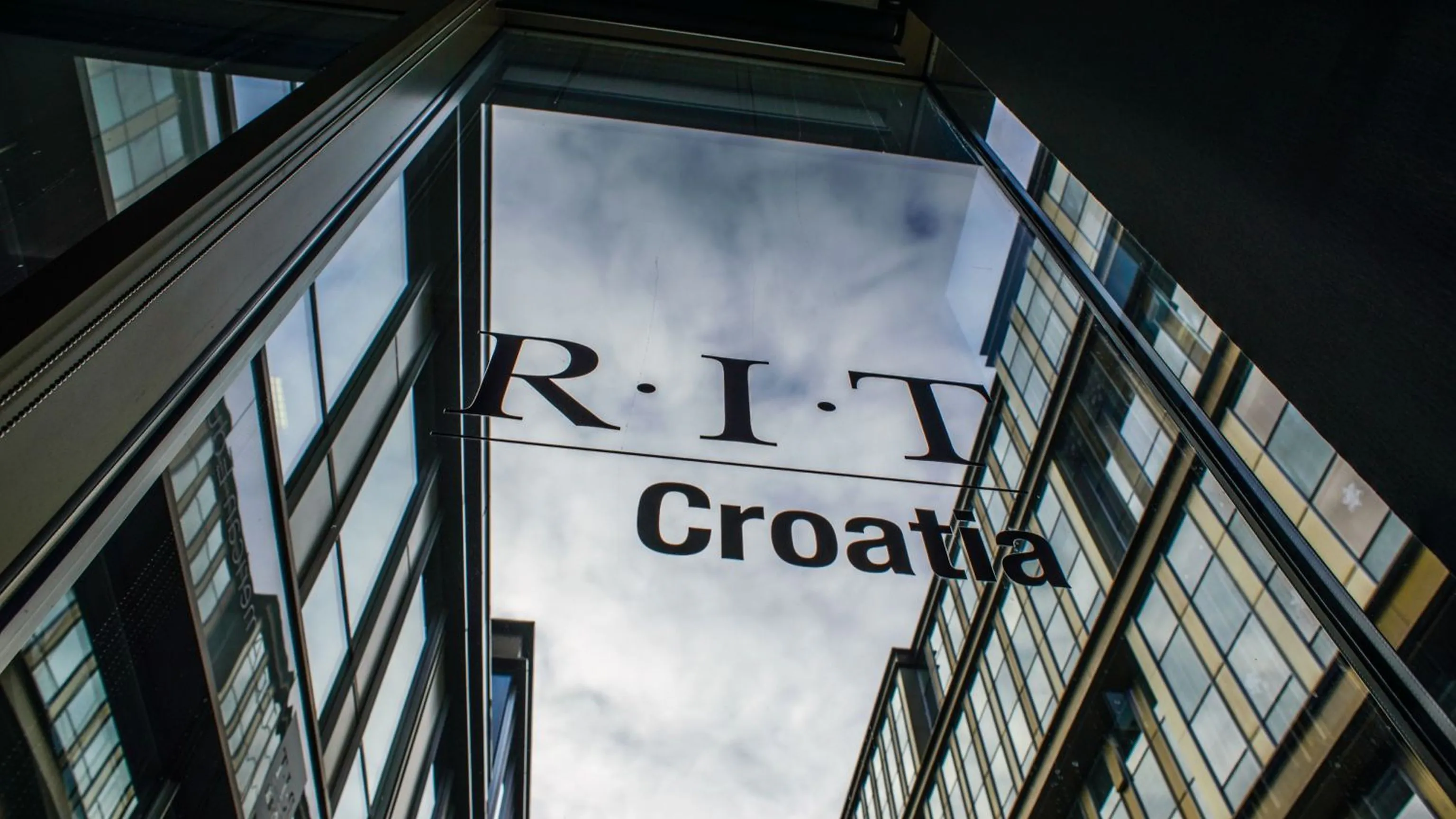 Study cover for Information Technology and Analytics