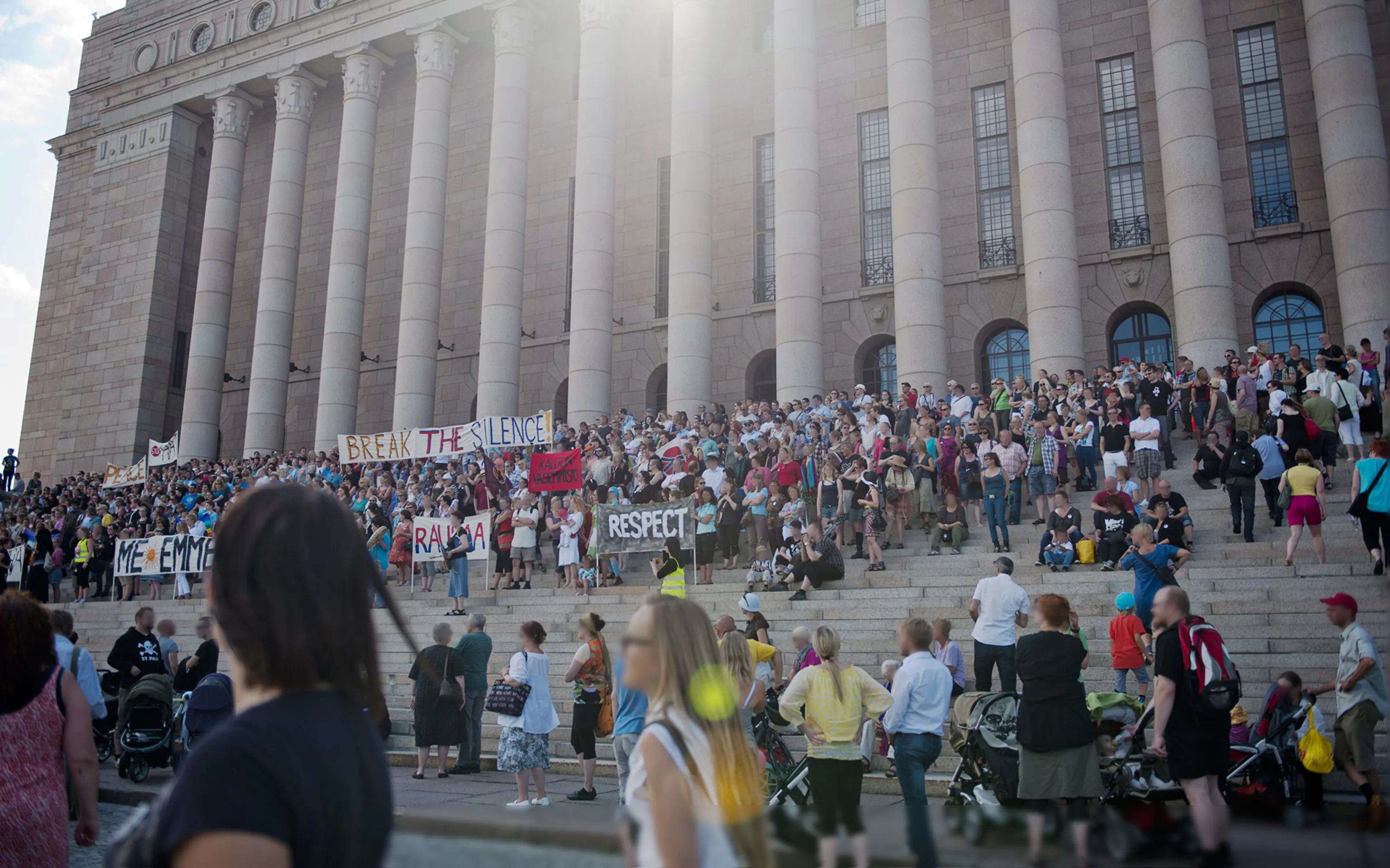 Study cover for Global Politics and Communication