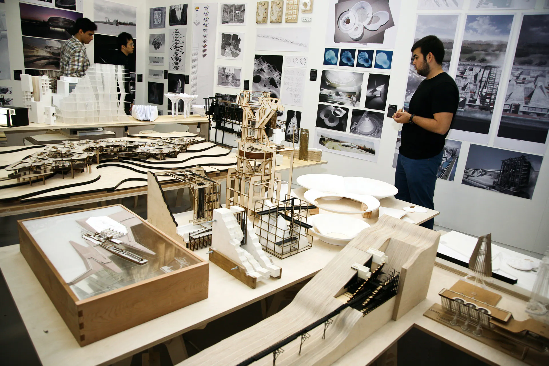 126240