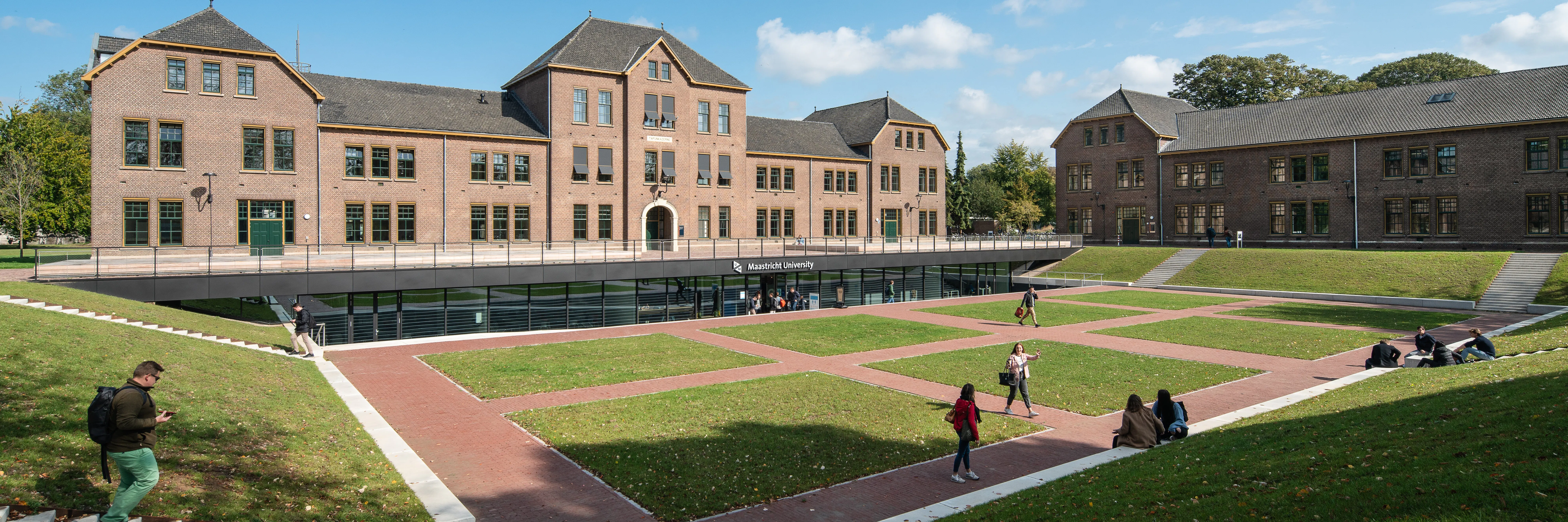 Study cover for International Business - Marketing - Finance