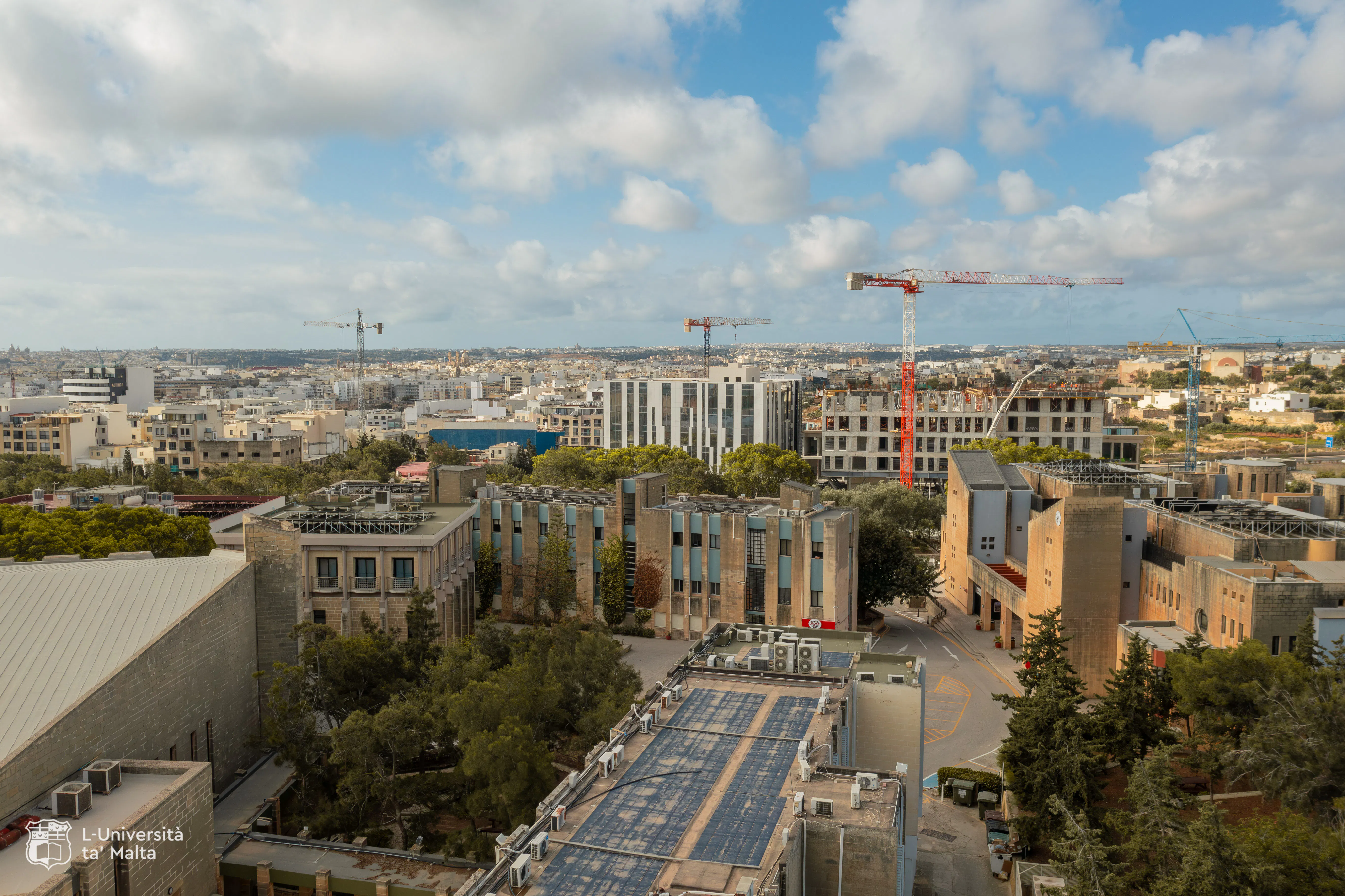 343174