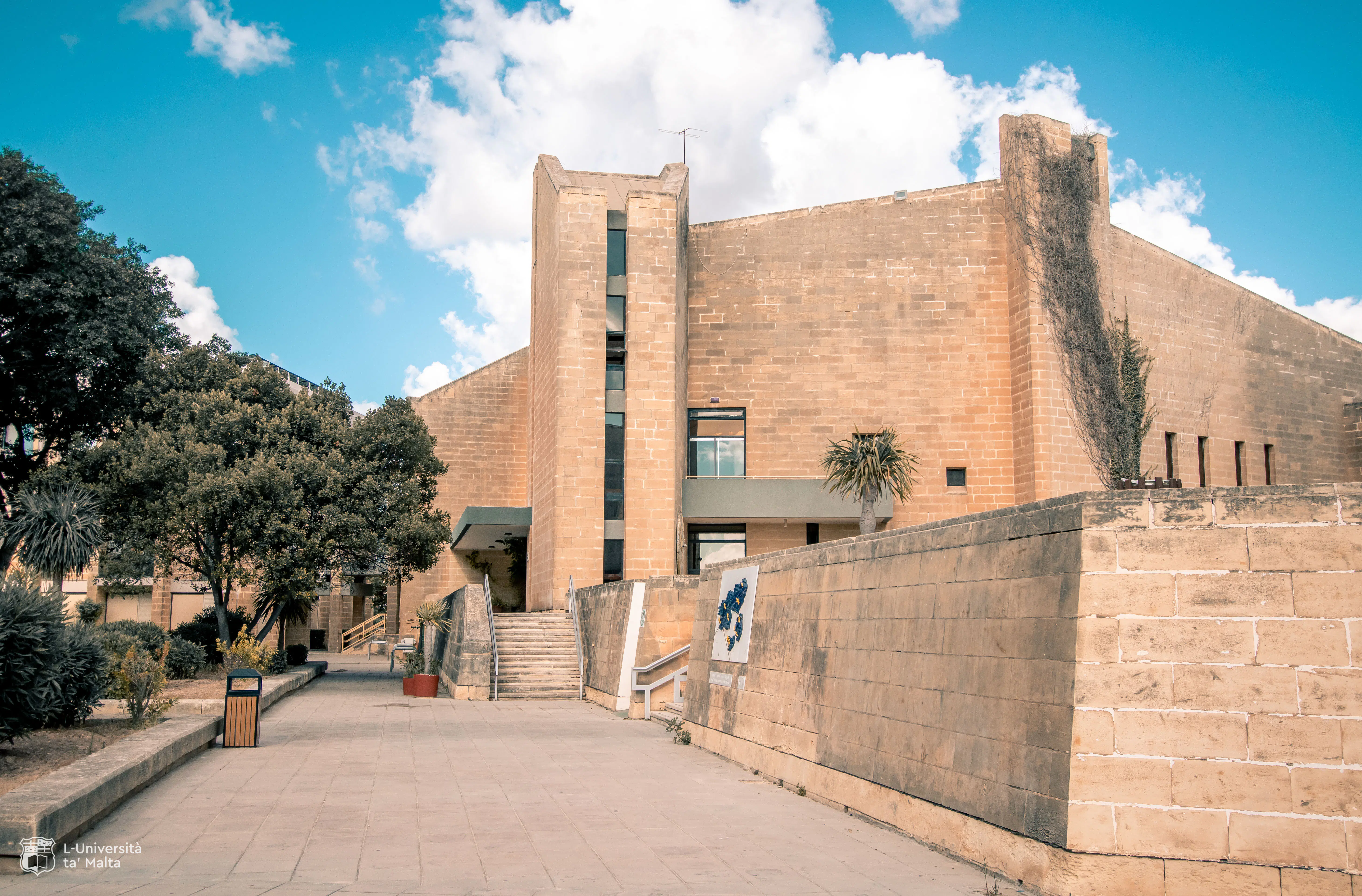 357629