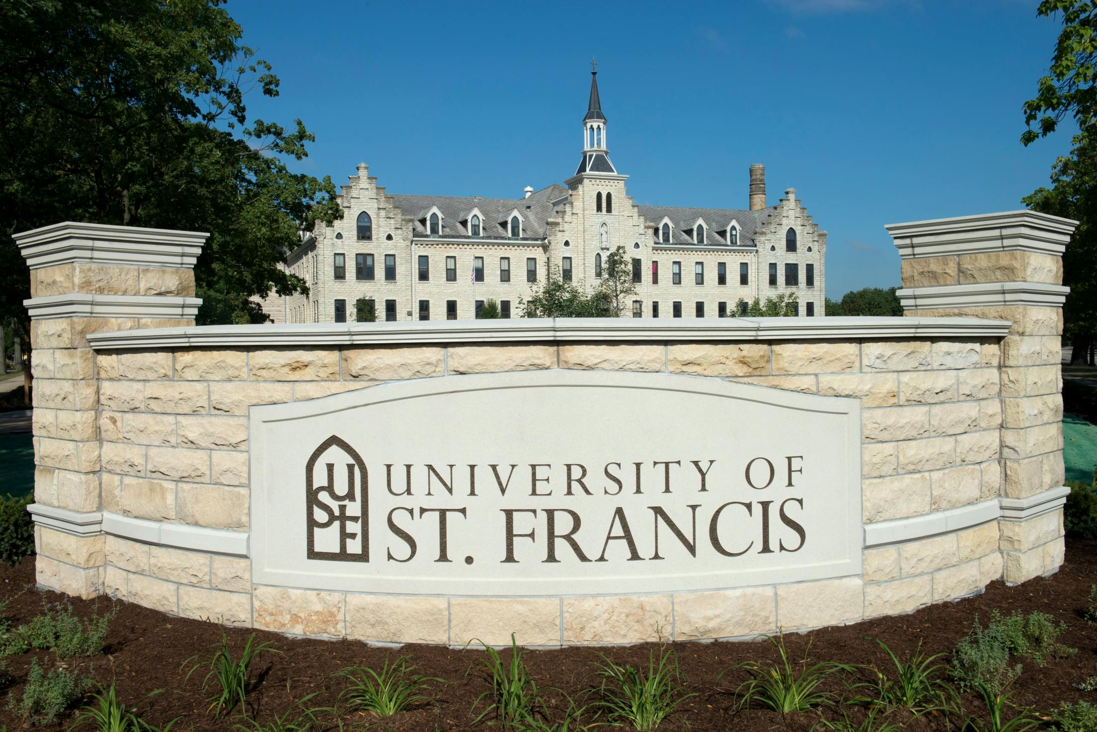 tour-university-of-st-francis